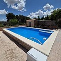 Prachtig landhuis met 3 slaapkamers en 1 badkamer in Yecla. in Real Estate Alicante