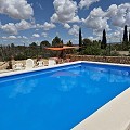 Prachtig landhuis met 3 slaapkamers en 1 badkamer in Yecla. in Real Estate Alicante