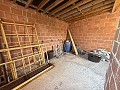 Fabelhafte, zu 70 % fertiggestellte Neubauvilla mit 7 Schlafzimmern und 4 Badezimmern zum Verkauf in Salinas. in Real Estate Alicante