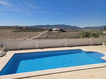 Prachtig landhuis met 3 slaapkamers en 1 badkamer in Torre del Rico.