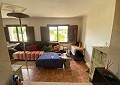 Landhuis met 3 slaapkamers, een bijgebouw met 2 slaapkamers en een studio met 1 slaapkamer in Sax. in Real Estate Alicante