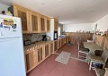 Landhuis met 3 slaapkamers, een bijgebouw met 2 slaapkamers en een studio met 1 slaapkamer in Sax. in Real Estate Alicante