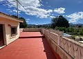Landhuis met 3 slaapkamers, een bijgebouw met 2 slaapkamers en een studio met 1 slaapkamer in Sax. in Real Estate Alicante