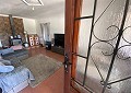 Landhuis met 3 slaapkamers, een bijgebouw met 2 slaapkamers en een studio met 1 slaapkamer in Sax. in Real Estate Alicante