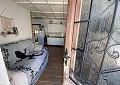 Landhuis met 3 slaapkamers, een bijgebouw met 2 slaapkamers en een studio met 1 slaapkamer in Sax. in Real Estate Alicante