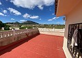 Landhuis met 3 slaapkamers, een bijgebouw met 2 slaapkamers en een studio met 1 slaapkamer in Sax. in Real Estate Alicante