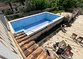 Landhuis met 3 slaapkamers, een bijgebouw met 2 slaapkamers en een studio met 1 slaapkamer in Sax. in Real Estate Alicante