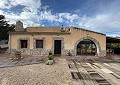 Prachtige finca in Sax met 2 slaapkamers, 1 badkamer en potentieel voor veel meer in Real Estate Alicante