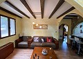 Prachtige finca in Sax met 2 slaapkamers, 1 badkamer en potentieel voor veel meer in Real Estate Alicante