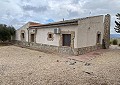 Prachtige finca in Sax met 2 slaapkamers, 1 badkamer en potentieel voor veel meer in Real Estate Alicante
