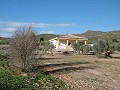 Gemütliches Landhaus mit 2 Schlafzimmern, atemberaubender Aussicht und asphaltierter Zufahrt, 11 km von Yecla in Real Estate Alicante