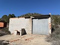 Grand terrain avec une construction incomplète in Real Estate Alicante