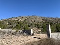 Grand terrain avec une construction incomplète in Real Estate Alicante