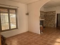 Schöne, netzunabhängige Finca mit 4 Schlafzimmern und 1 Bad in Almansa. in Real Estate Alicante