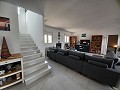 Prachtige villa met 6 slaapkamers en 5 badkamers in Pinoso. in Real Estate Alicante