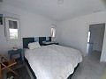 Prachtige villa met 6 slaapkamers en 5 badkamers in Pinoso. in Real Estate Alicante