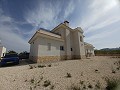 Prachtige villa met 6 slaapkamers en 5 badkamers in Pinoso. in Real Estate Alicante