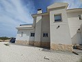 Prachtige villa met 6 slaapkamers en 5 badkamers in Pinoso. in Real Estate Alicante