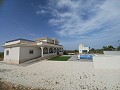 Prachtige villa met 6 slaapkamers en 5 badkamers in Pinoso. in Real Estate Alicante