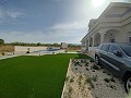 Prachtige villa met 6 slaapkamers en 5 badkamers in Pinoso. in Real Estate Alicante