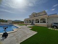 Prachtige villa met 6 slaapkamers en 5 badkamers in Pinoso. in Real Estate Alicante