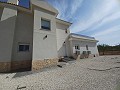 Prachtige villa met 6 slaapkamers en 5 badkamers in Pinoso. in Real Estate Alicante