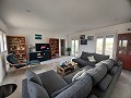 Prachtige villa met 6 slaapkamers en 5 badkamers in Pinoso. in Real Estate Alicante
