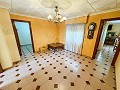 Wundervolles Stadthaus mit Geschäftsmöglichkeit in Elda in Real Estate Alicante