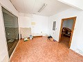 Wundervolles Stadthaus mit Geschäftsmöglichkeit in Elda in Real Estate Alicante