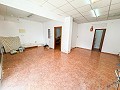 Wundervolles Stadthaus mit Geschäftsmöglichkeit in Elda in Real Estate Alicante
