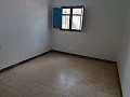 Prachtig landhuis met 5 slaapkamers, 2 badkamers en zwembad in Yecla. in Real Estate Alicante