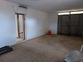 Prachtig landhuis met 5 slaapkamers, 2 badkamers en zwembad in Yecla. in Real Estate Alicante
