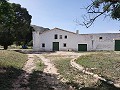 Schönes Landhaus mit 6 Schlafzimmern und 1 Bad in Yecla. in Real Estate Alicante