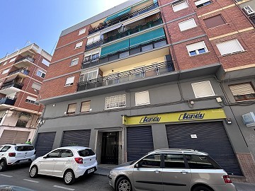 Acogedor Piso con Ascensor de 4 Habitaciones con Balcón en Elda