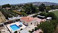 Prachtige villa met 4 slaapkamers en 1 badkamer in Villena. in Real Estate Alicante