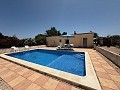 Prachtige villa met 4 slaapkamers en 1 badkamer in Villena. in Real Estate Alicante