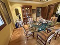 Belle villa de 4 chambres et 2 salles de bain dans l'un des quartiers les plus prestigieux d'Elda in Real Estate Alicante