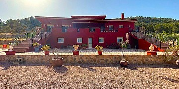 Wunderschöne Villa mit 5 Schlafzimmern und 4 Bädern in Encebras (Pinoso) mit wunderschöner Aussicht!