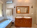 Wunderschöne Villa mit 5 Schlafzimmern und 4 Bädern in Encebras (Pinoso) mit wunderschöner Aussicht! in Real Estate Alicante