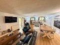 Exclusieve villa met 4 slaapkamers en 3 badkamers in Loma Bada Petrer. in Real Estate Alicante