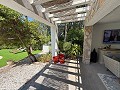 Exclusieve villa met 4 slaapkamers en 3 badkamers in Loma Bada Petrer. in Real Estate Alicante