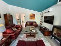 Exclusieve villa met 4 slaapkamers en 3 badkamers in Loma Bada Petrer. in Real Estate Alicante
