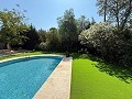Exclusieve villa met 4 slaapkamers en 3 badkamers in Loma Bada Petrer. in Real Estate Alicante