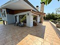 Exclusieve villa met 4 slaapkamers en 3 badkamers in Loma Bada Petrer. in Real Estate Alicante