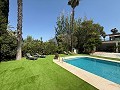 Exclusieve villa met 4 slaapkamers en 3 badkamers in Loma Bada Petrer. in Real Estate Alicante