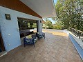 Exclusieve villa met 4 slaapkamers en 3 badkamers in Loma Bada Petrer. in Real Estate Alicante