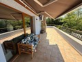 Exclusieve villa met 4 slaapkamers en 3 badkamers in Loma Bada Petrer. in Real Estate Alicante