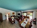 Exclusieve villa met 4 slaapkamers en 3 badkamers in Loma Bada Petrer. in Real Estate Alicante
