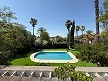 Exclusieve villa met 4 slaapkamers en 3 badkamers in Loma Bada Petrer. in Real Estate Alicante
