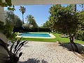 Exclusieve villa met 4 slaapkamers en 3 badkamers in Loma Bada Petrer. in Real Estate Alicante